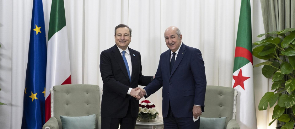 Los primeros ministros de Italia, Mario Draghi, y Argelia, Aimen Benabderramán
