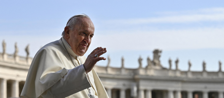 El Papa Francisco durante la audiencia general de los miércoles ha criticado que se aparquen a los ancianos