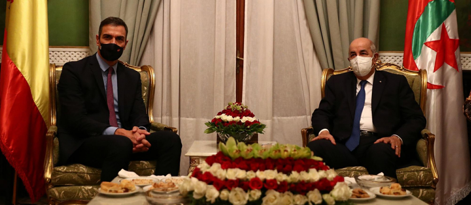 el presiente del Gobierno de España, Pedro Sánchez, y el presidente de Argelia, Addelmadjid Tebboune