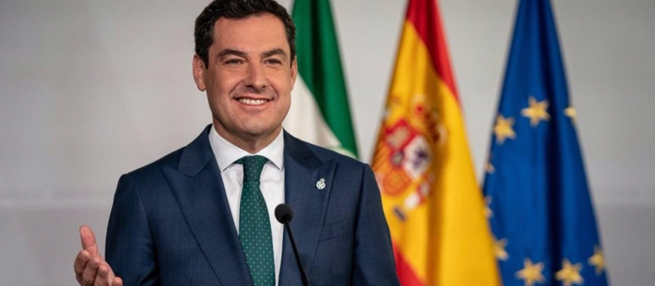 El presidente de la Junta de Andalucía, Juanma Moreno, comparece para informar de la convocatoria de elecciones para el 19 de junio de 2022