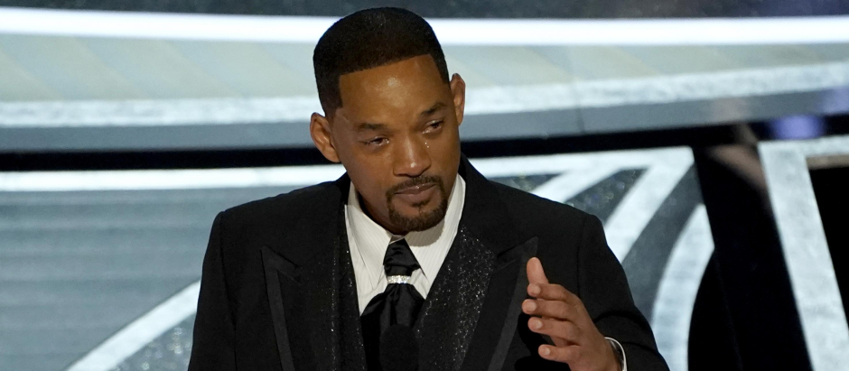 Actor Will Smith accepts the award for best performance by an actor in a leading role for "King Richard" during 94th Academy Awards ( Oscars ) on Sunday, March 27, 2022, in Los Angeles.