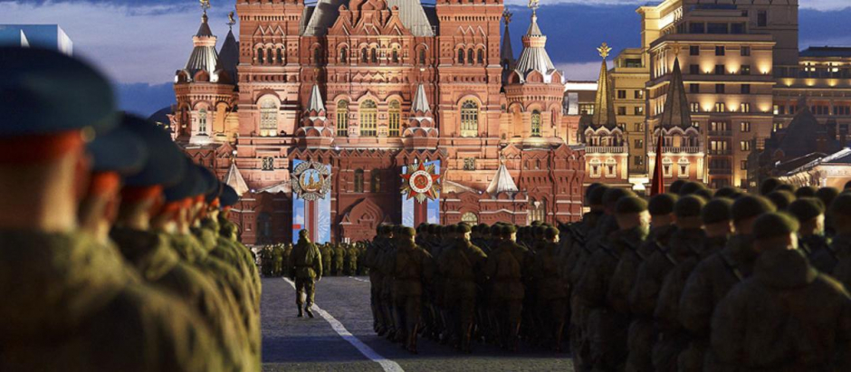 Ensayo nocturno del Ejército ruso, este jueves, de la conmemoración del Día de la Victoria