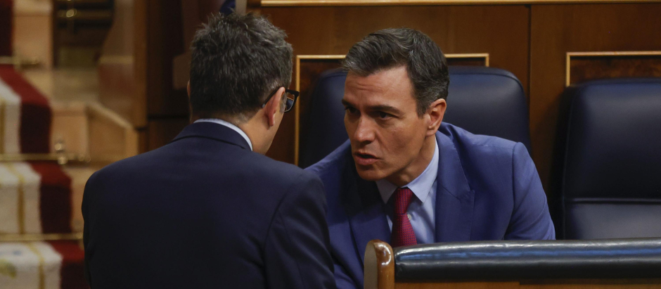 Pedro Sánchez y Félix Bolaños el jueves en el Congreso