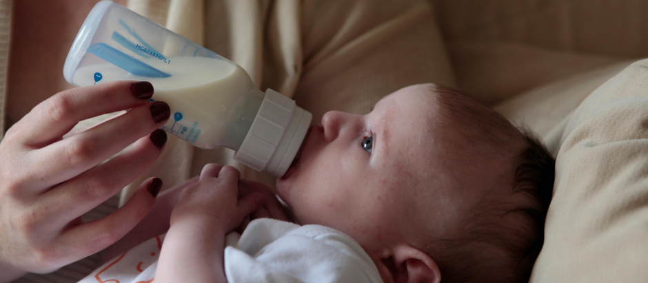 Hasta los seis meses la leche materna ha de ser el alimento exclusivo del recién nacido