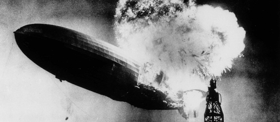 Momento de la explosión del LZ 129 Hindenburg