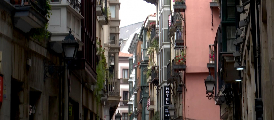 La Policía busca a un joven por el homicidio de varios varones homosexuales en Bilbao