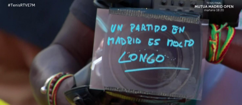 Carlos Alcaraz escribió en la cámara que un partido en Madrid es «molto longo»
