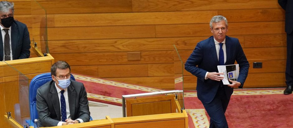 Alfonso Rueda y Alberto Núñez Feijóo en el parlamento de Galicia
