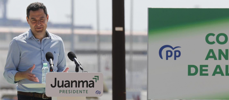 El presidente de la Junta de Andalucía, Juanma Moreno, ha clausurado la reunión del Consejo de Alcaldes del PP de Andalucía que se ha celebrado este sábado en Algeciras (Cádiz). Moreno ha apelado a lograr una 