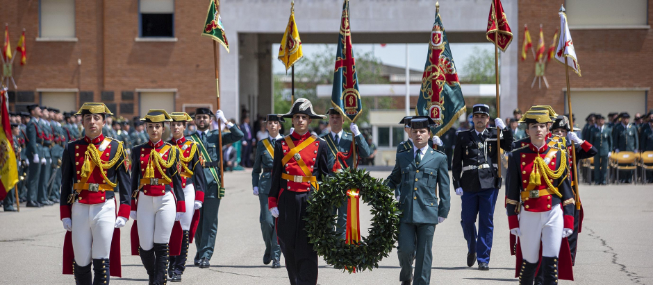 Homenaje a los caídos de la Guardia Civil durante la conmemoración del 178 aniversario de su fundación