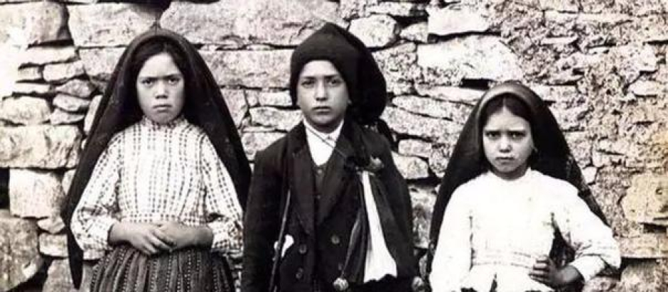Lucia, Francisco y Jacinta, los pastorcillos de Fátima