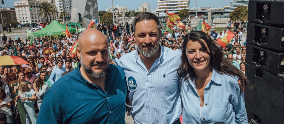 Rodrigo Alonso, Santiago Abascal y Macarena Olona, el pasado 3 de mayo en la manifestación convocada en Cádiz por el Sindicato Solidaridad y Vox