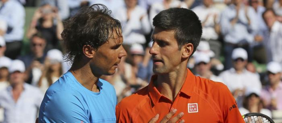 Rafael Nadal y Novak Djokovic durante los cuartos de final de Roland Garros en 2015, un encuentro que podría repetirse en esta edición