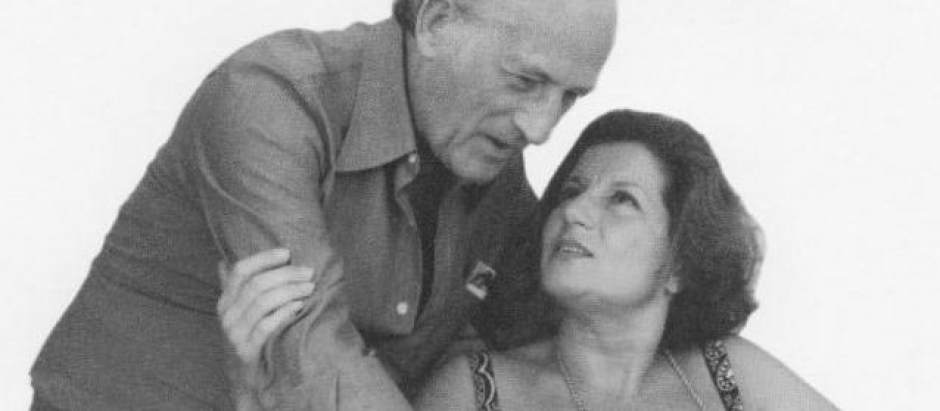 Isabel Vigiola, junto a Antonio Mingote, en una imagen de archivo