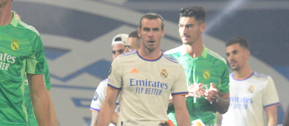 Gareth Bale, anoche, en el estadio Santiago Bernabéu, donde fue aplaudido por la afición