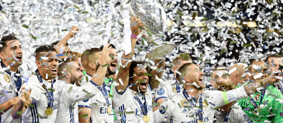 Los jugadores del Real Madrid celebran la Champions League del año 2017