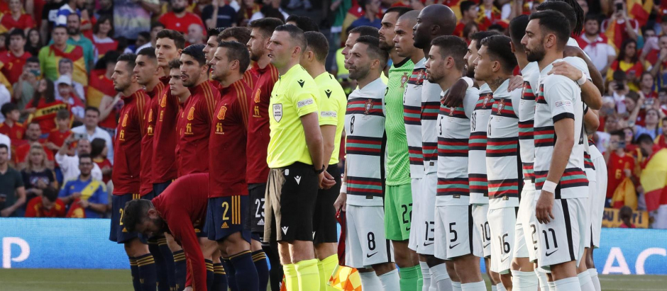 Los jugadores titulares en el partido España - Portugal de la Liga de las Naciones