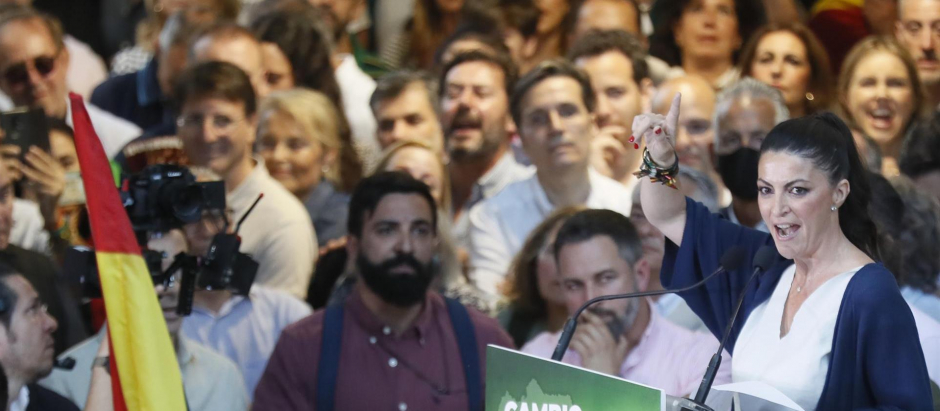 La candidata de Vox a las elecciones andaluzas, Macarena Olona, durante un acto electoral de Vox en Sevilla