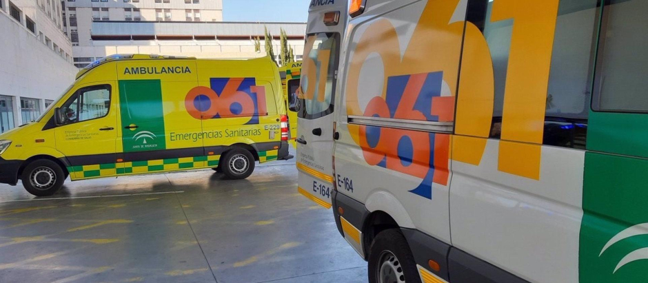 Foto de archivo de ambulancias del 061 en Andalucía