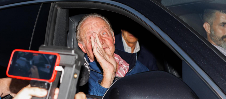 El Rey Juan Carlos I a su salida de Madrid con dirección Abu Dabi, tras su visita a España