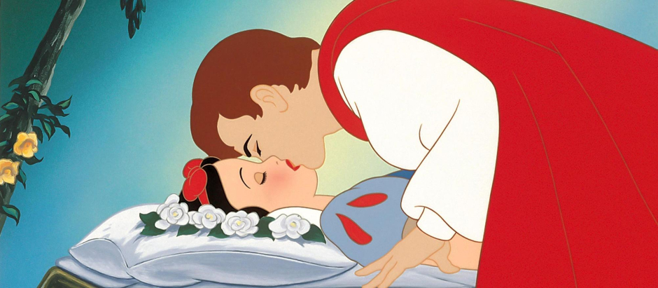 El beso de la película de Disney 'Blancanieves' ha levantado controversia recientemente