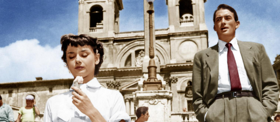 Audrey Hepburn y Gregory Peck, en una imagen de la película Vacaciones en Roma