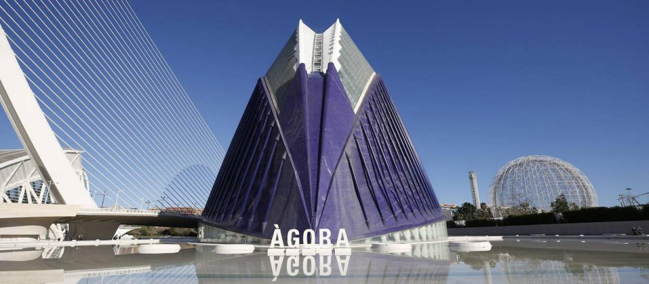 El Ágora de la Ciudad de las Artes y las Ciencias de Valencia es, desde este martes, el noveno CaixaForum de España con un amplio proyecto expositivo y cultural