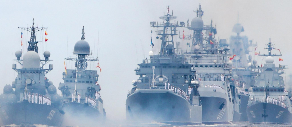 La flota de Rusia en el mar Negro, frente al puerto de Odesa