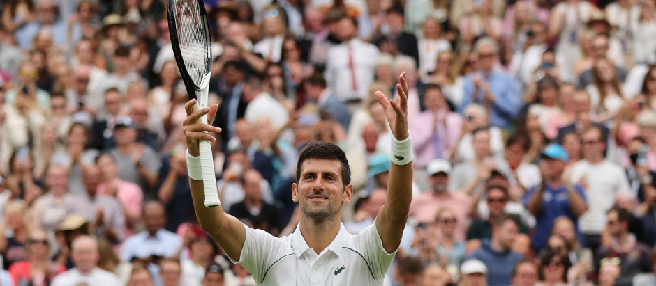 Novak Djokovic tras su victoria en el primer partido en Wimbledon