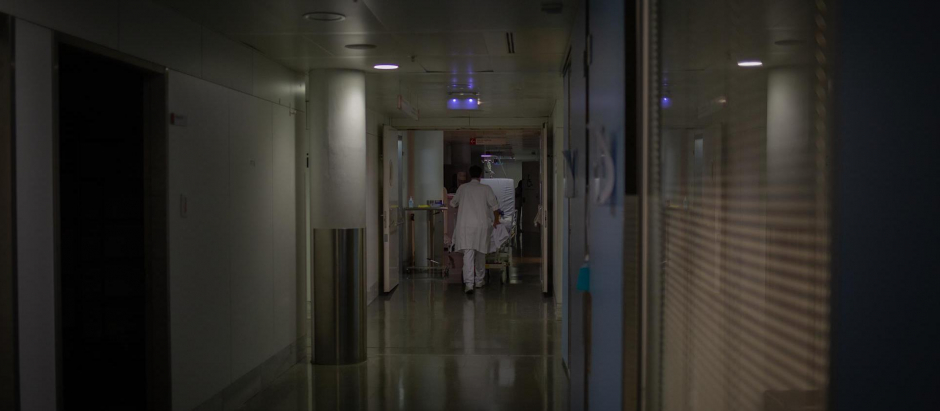 Sanidad informó este martes de 9.553 personas hospitalizadas en España actualmente