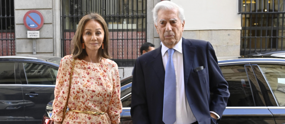 Isabel Preysler and writer Mario Vargas Llosa during the premiere of the book 