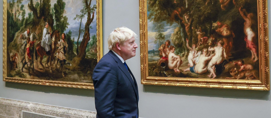 El primer ministro del Reino Unido, Boris Johnson, en su visita al Museo del Prado antes de la cena de trabajo