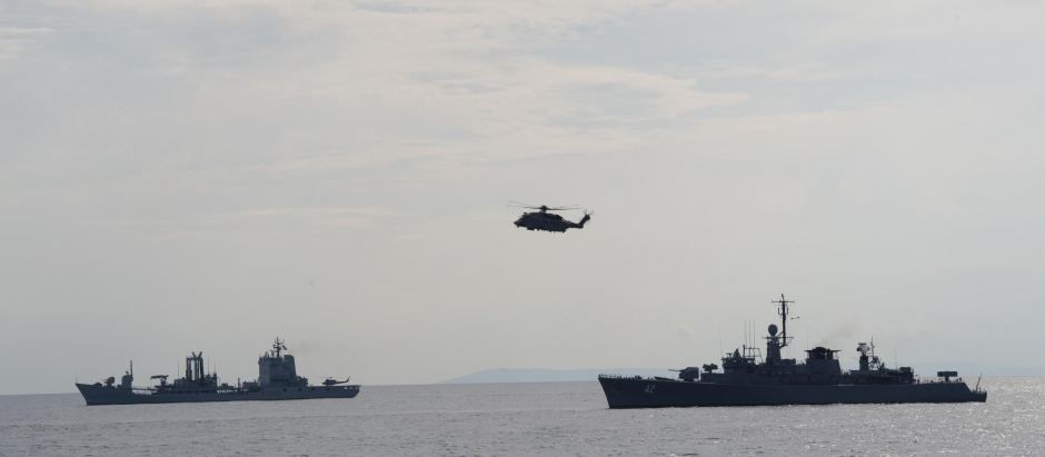 Aeronaves y barcos aliados durante el ejercicio Breeze en el Mar Negro (2019)