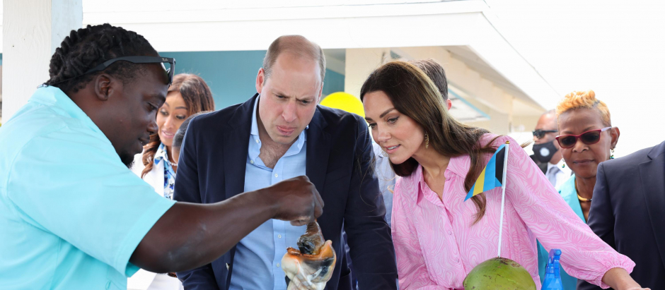 Prince William and Kate Middleton , Duchess of Cambridge during a visit to  Abaco, on day eight of their tour of the Caribbean on behalf of the Queen to mark her Platinum Jubilee.