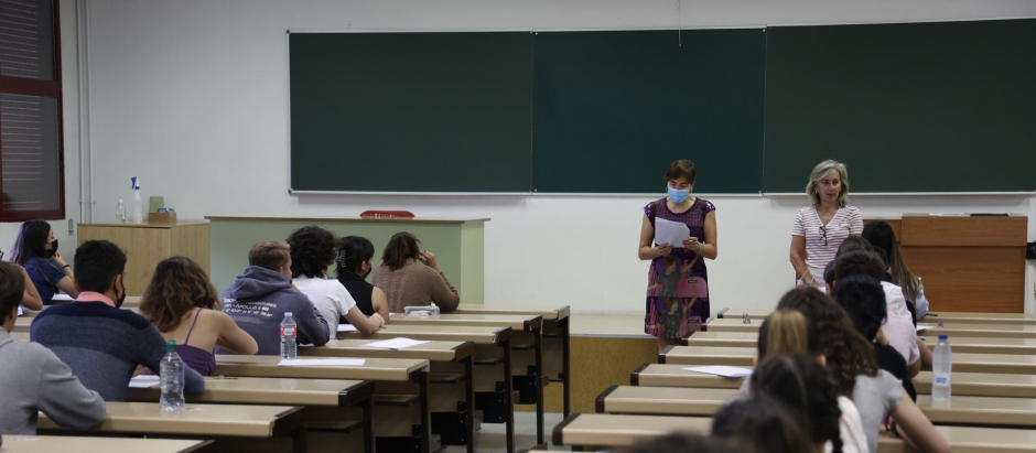Alumnos realizan los exámenes de la EBAU en la Universidad de Valladolid