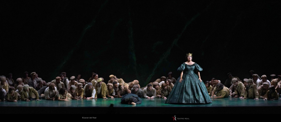 En el estreno de 'Nabucco', de Giuseppe Verdi, en el Teatro Real, el Coro Titular del Teatro Real ha ofrecido un bis de ‘Va pensiero’