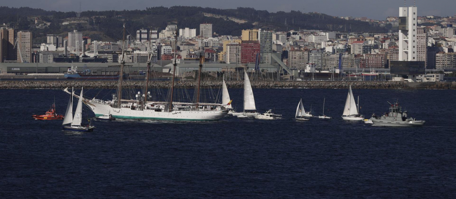 El Juan Sebastián de Elcano llega este miércoles al puerto de La Coruña