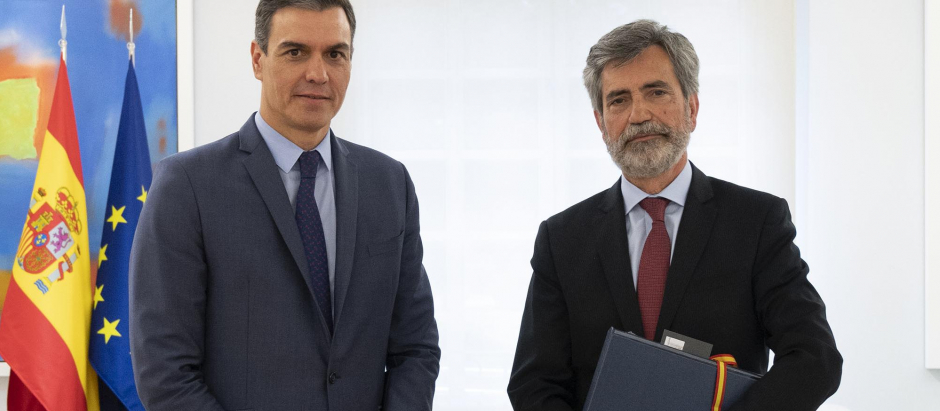 Pedro Sánchez y Carlos Lesmes, presidente del CGPJ y del Supremo, en La Moncloa