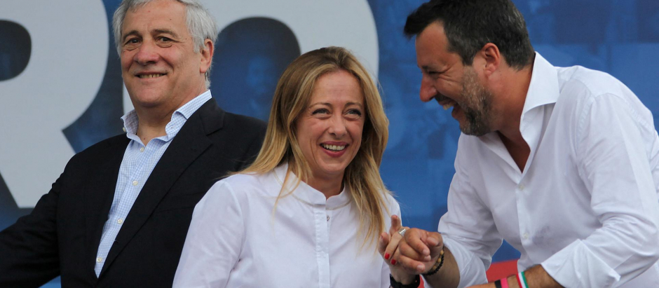 Giorgia Meloni, junto a Matteo Salvini, en un acto de protesta contra el Gobierno en 2020