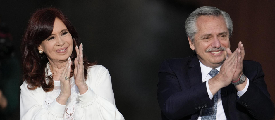 La vicepresidenta de Argentina, Cristina Fernandez, viuda de Néstor Kirchner, y el presidente Alberto Fernández