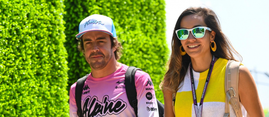 Fernando Alonso y Andrea Schlager, juntos en el circuito de Miami