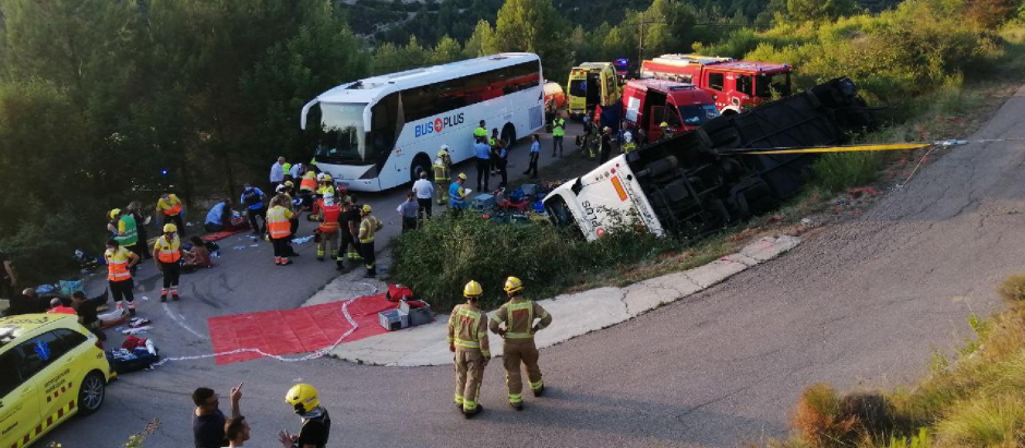 El accidente de autobús de Rubió (Barcelona) de este sábado dejó 17 personas heridas, tres de ellas graves