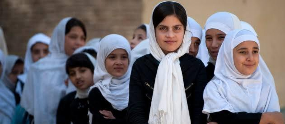 Niñas afganas, a las que no se les permite el acceso a los colegios secundarios