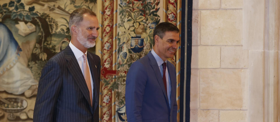 El rey Felipe VI y el presidente del Gobierno, Pedro Sánchez en Palma