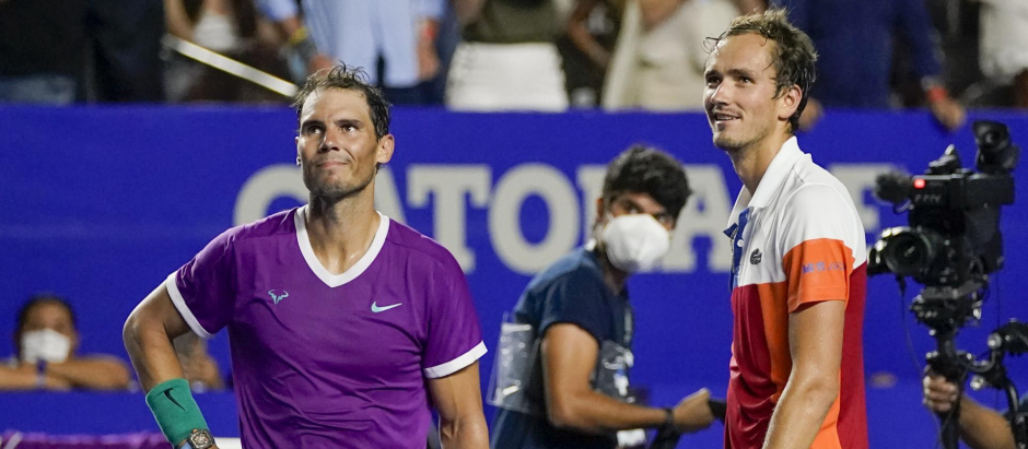 Rafael Nadal y Daniil Medvedev en la semifinal del ATP 500 de Acapulco 2022