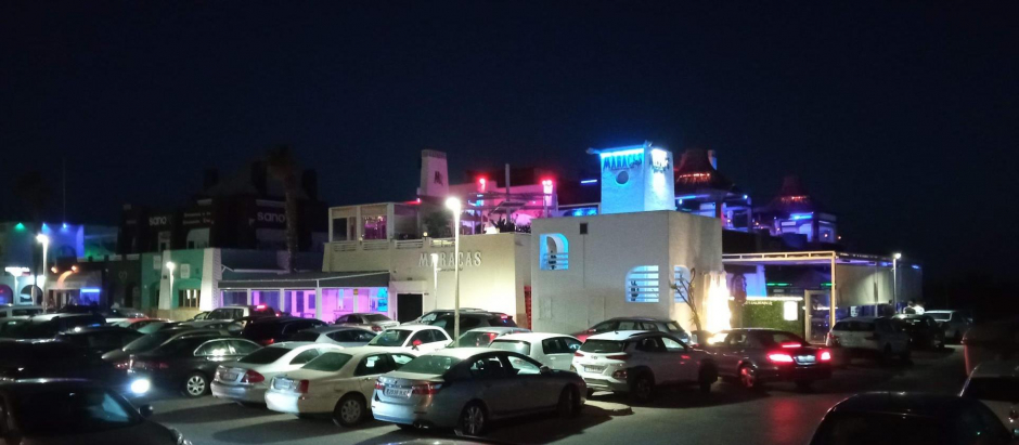 Complejo pubs, discotecas y ocio nocturno en la playa de Almerimar en El Ejido