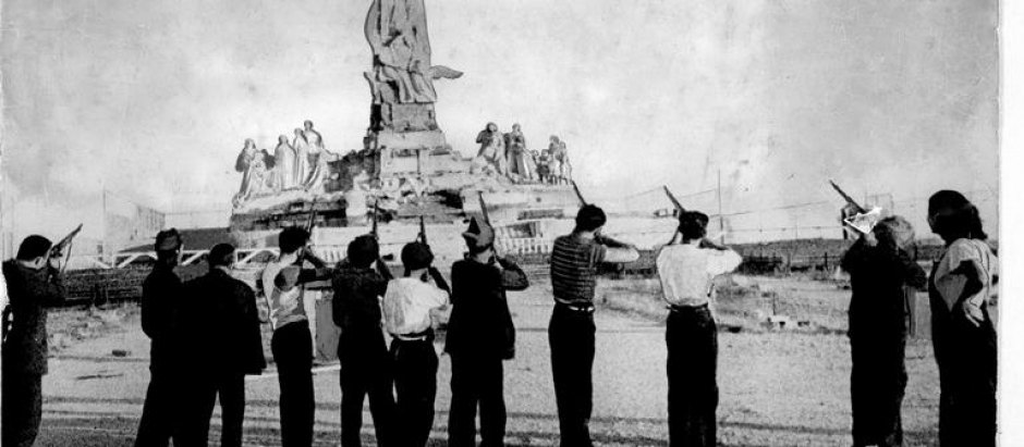 Fusilamiento del monumento al Sagrado Corazón en el Cerro de los Ángeles por un grupo de partidarios del bando republicano