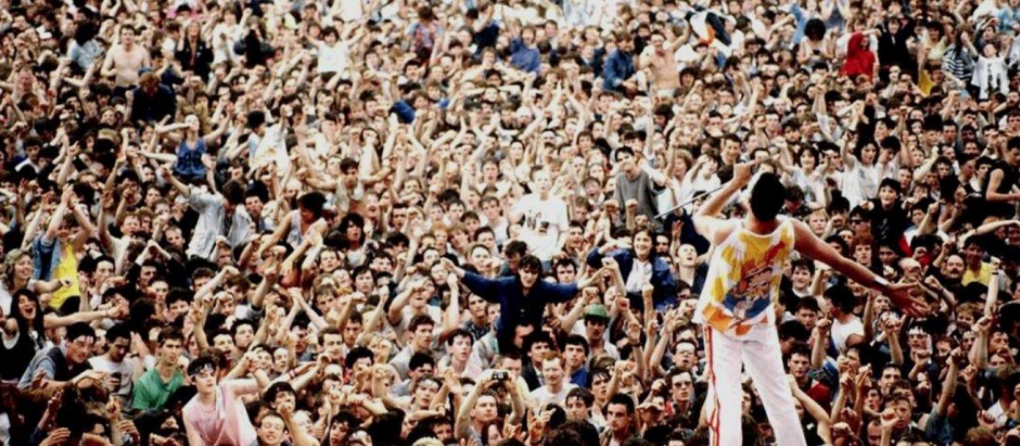 Freddie Mercury en 9 de agosto de 1986 en Knebworth