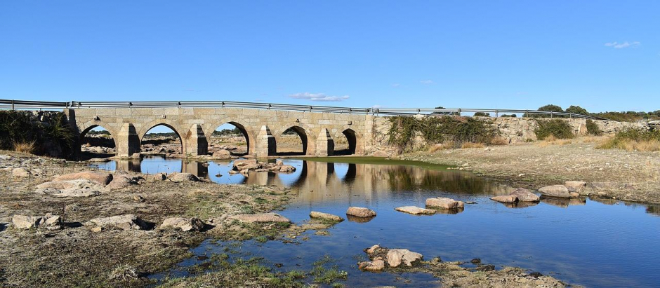 Puente de la Rivera de Suelgas en Salce (Zamora).
