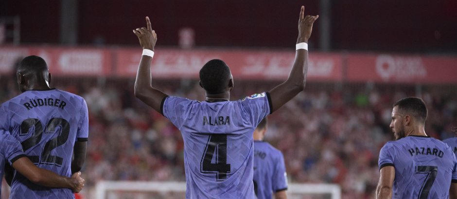 Alaba celebra su gol ante el Almería